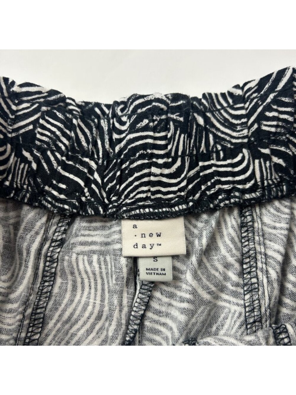 A New Day Black Swirl Linen Blend High Rise Pull On Shorts S - Picture 3 of 5
